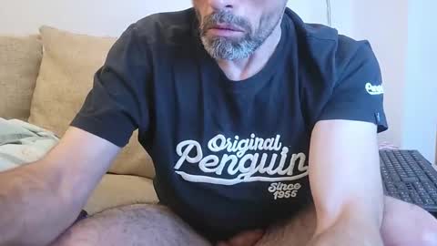 Snapshot of begbestuk chatting on 24, 10, 2025 begbestuk online show from 24, 10, 2025