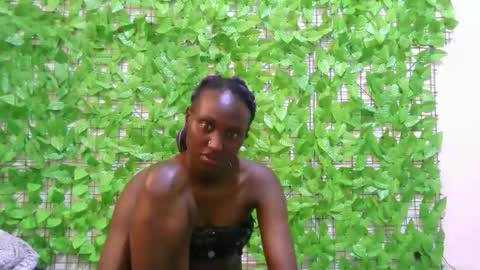 Snapshot of beib_love chatting on 19, 12, 2025 beib_love online show from 19, 12, 2025