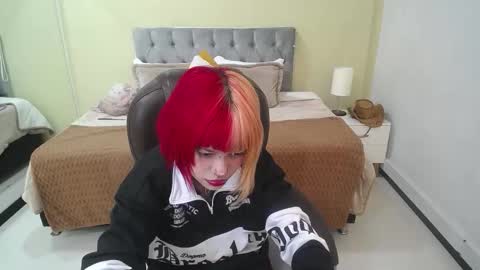 Snapshot of bela_craxkerr chatting on 18, 12, 2025 Bela online show from 18, 12, 2025