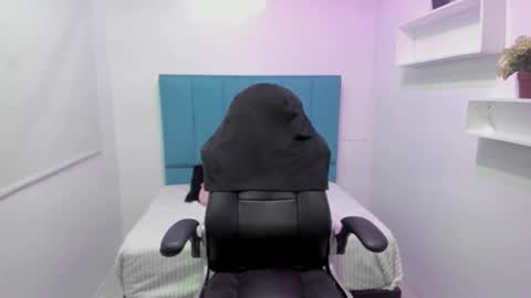 Snapshot of belinda_ws chatting on 22, 9, 2025 Bella online show from 22, 9, 2025