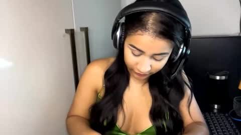 Snapshot of belindafeiner chatting on 17, 3, 2026 belindafeiner online show from 17, 3, 2026