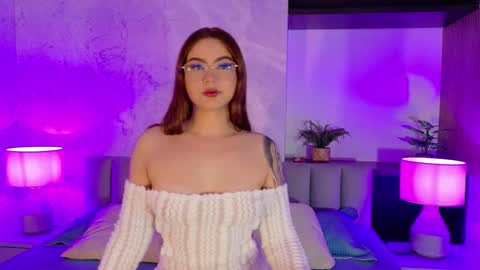 Snapshot of bella01_ chatting on 18, 10, 2025 BELLA online show from 18, 10, 2025