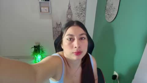 Snapshot of bella_99x chatting on 23, 10, 2025 Bel 3 online show from 23, 10, 2025