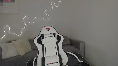 Snapshot of bella__sss chatting on 15, 12, 2025 Hi I am Bella online show from 15, 12, 2025