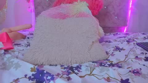 Snapshot of bella__sweets chatting on 7, 2, 2025 Melanie online show from 7, 2, 2025