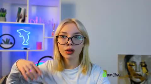 bella_blade online show from 18, 12, 2025