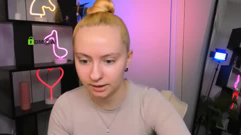 bella_blade online show from 21, 12, 2025