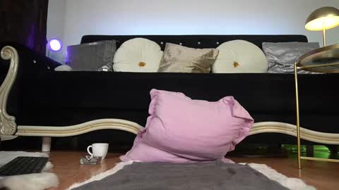 Emma  Bella online show from 17, 2, 2025