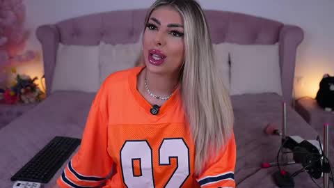 Snapshot of bella_blonda chatting on 6, 4, 2026 Emma Bella online show from 6, 4, 2026