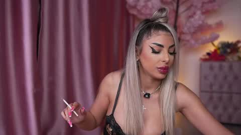 Snapshot of bella_blonda chatting on 2, 5, 2026 Emma Bella online show from 2, 5, 2026