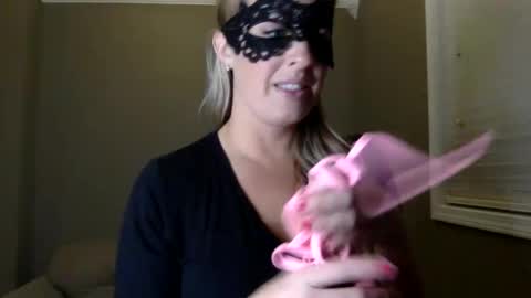 Snapshot of bella_bradford chatting on 4, 3, 2025 Bella Bradford online show from 4, 3, 2025