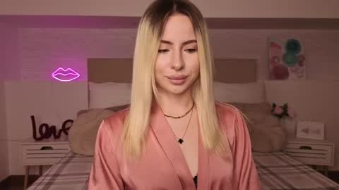 Snapshot of bella_crazyy chatting on 4, 5, 2026 Bella online show from 4, 5, 2026