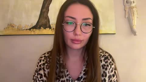 bella_foxxi online show from 6, 1, 2025