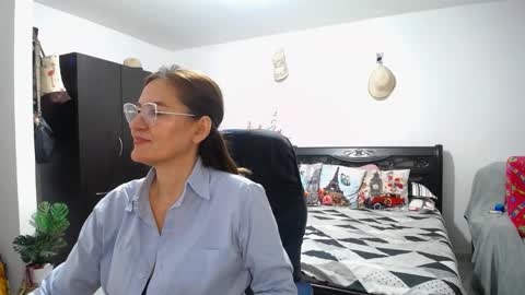Bella online show from 6, 2, 2025