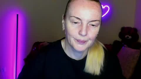 Bella online show from 8, 5, 2026