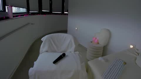 Snapshot of bella_hot77 chatting on 28, 3, 2026 Anna online show from 28, 3, 2026