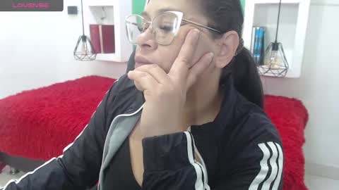 lady online show from 1, 10, 2025