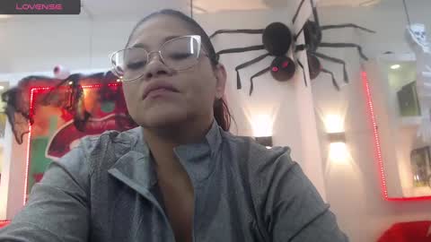 lady online show from 23, 10, 2025