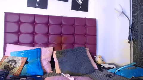 Snapshot of bella_lr chatting on 28, 2, 2025 Valentina online show from 28, 2, 2025