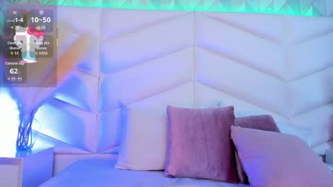 Snapshot of bella_peach_ chatting on 1, 7, 2026 bella_peach_ online show from 1, 7, 2026