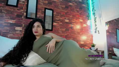 Snapshot of bella_ponce1 chatting on 1, 12, 2024 Bella Ponce online show from 1, 12, 2024