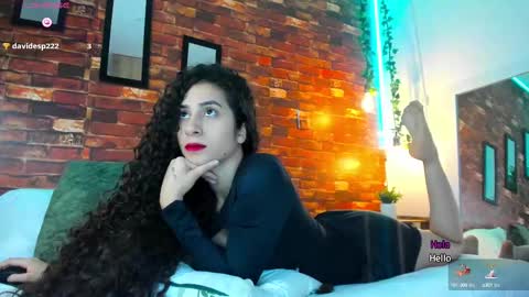 Snapshot of bella_ponce1 chatting on 22, 12, 2024 Bella Ponce online show from 22, 12, 2024