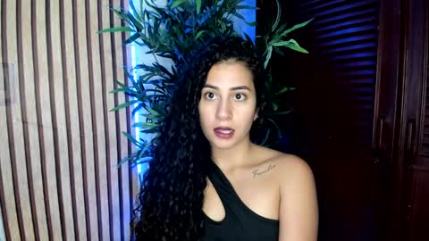 Snapshot of bella_ponce1 chatting on 23, 9, 2025 Bella Ponce online show from 23, 9, 2025