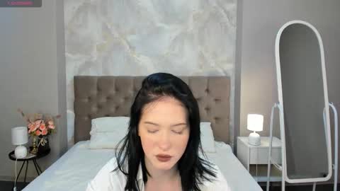 Snapshot of bella_royzs chatting on 9, 9, 2025 Bella online show from 9, 9, 2025