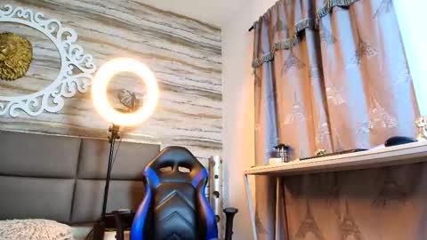     online show from 21, 9, 2025