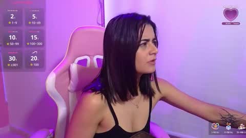 bella_thixx online show from 12, 9, 2025