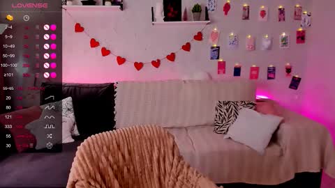 Snapshot of bellacaress chatting on 11, 2, 2026 hello guys im Bella online show from 11, 2, 2026