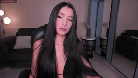 Bella C  online show from 9, 5, 2026