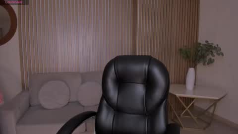  Bella C  online show from 15, 5, 2026