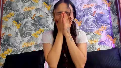 Belle Claire  online show from 24, 3, 2026