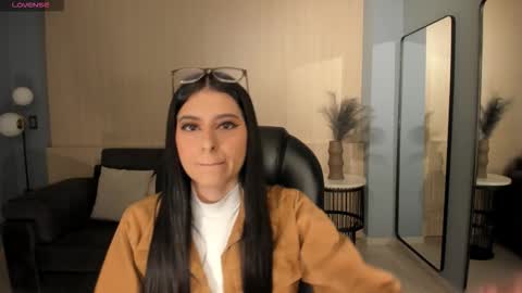 Snapshot of bellaconnor_ chatting on 2, 12, 2025 Bella online show from 2, 12, 2025