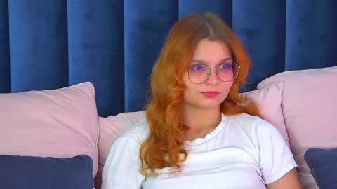 Snapshot of bellamarebelle chatting on 26, 9, 2025 BellaMarebelle online show from 26, 9, 2025