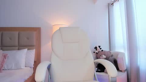 Bella Mia online show from 12, 9, 2025