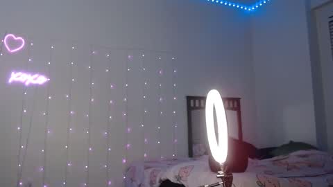 Bella Monroe online show from 21, 2, 2025