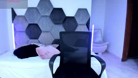 Bella Nix big tits online show from 8, 5, 2026