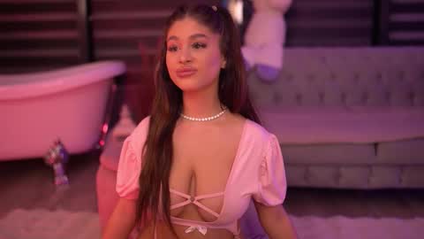 Bella online show from 31, 10, 2025