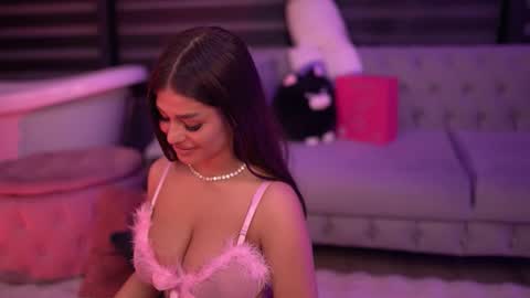 Bella online show from 23, 11, 2025