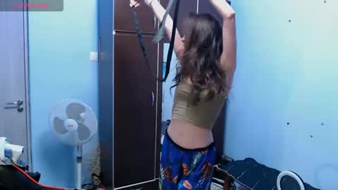 bellaqueen0701 online show from 18, 9, 2025