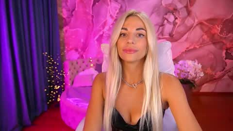 Bella online show from 19, 9, 2025