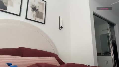 Isabella Ryder online show from 16, 9, 2025