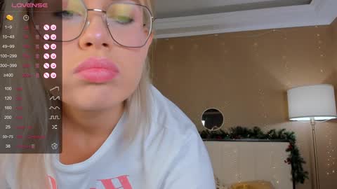 Snapshot of bellatip chatting on 12, 1, 2025 Bella online show from 12, 1, 2025