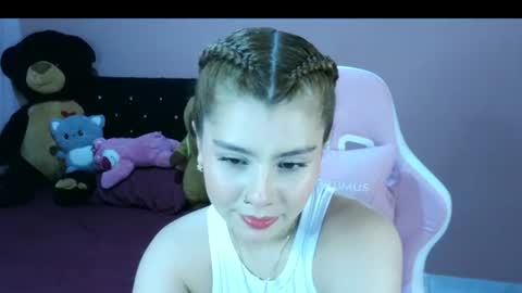 Snapshot of bellatrix_colen chatting on 24, 6, 2026 Aleja online show from 24, 6, 2026