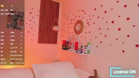 Snapshot of bellawoods_ chatting on 30, 4, 2026 laukyubey online show from 30, 4, 2026