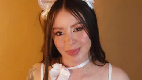 Snapshot of bellawoods_ chatting on 11, 5, 2026 laukyubey online show from 11, 5, 2026