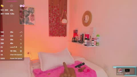 Snapshot of bellawoods_ chatting on 21, 5, 2026 laukyubey online show from 21, 5, 2026