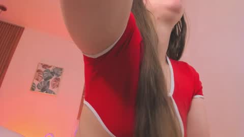 Snapshot of bellawoods_ chatting on 25, 5, 2026 laukyubey online show from 25, 5, 2026